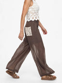 Vicolo - Pantalone in mussola di cotone con tasca in crochet